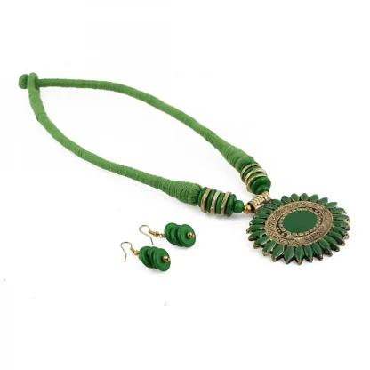 Women's Green Color Designer Tibetan Style Fashion Necklace Set (Color: Green)